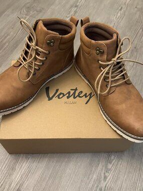 Vostey men’s brown leather lace up hiking boots with original box.